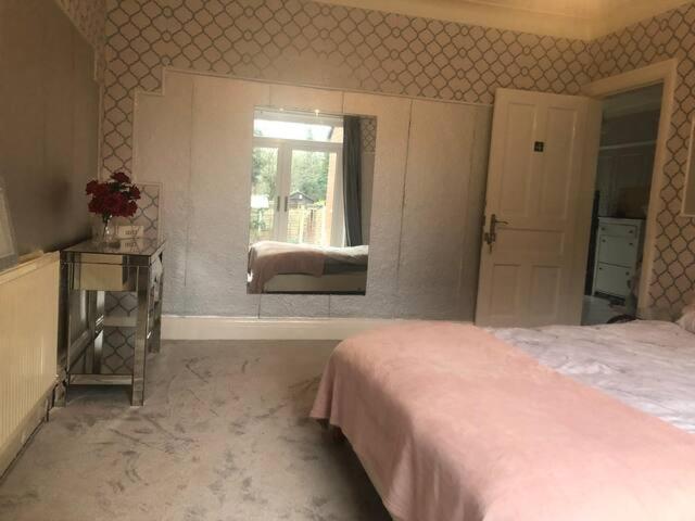 Double Bedroom Manchester Zewnętrze zdjęcie